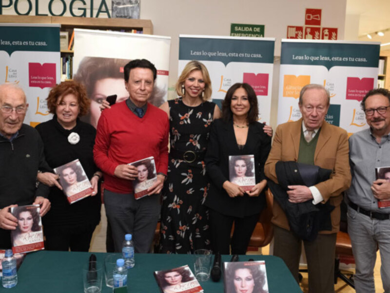 'Canta, Rocío, Canta', el libro que rinde homenaje a Rocío Jurado,