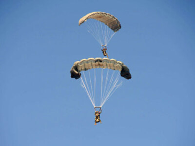 Ejercicio Lone Paratrooper en la Academia Básica del Aire  de León