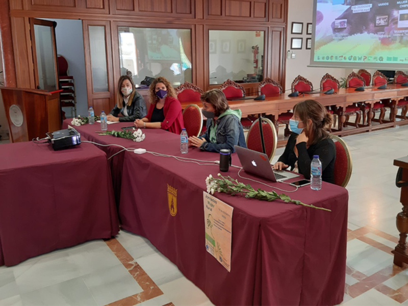 El Día de la Mujer Rural  conmemoró ayer en Chipiona con una charla y una ruta por calles con nombre de mujer