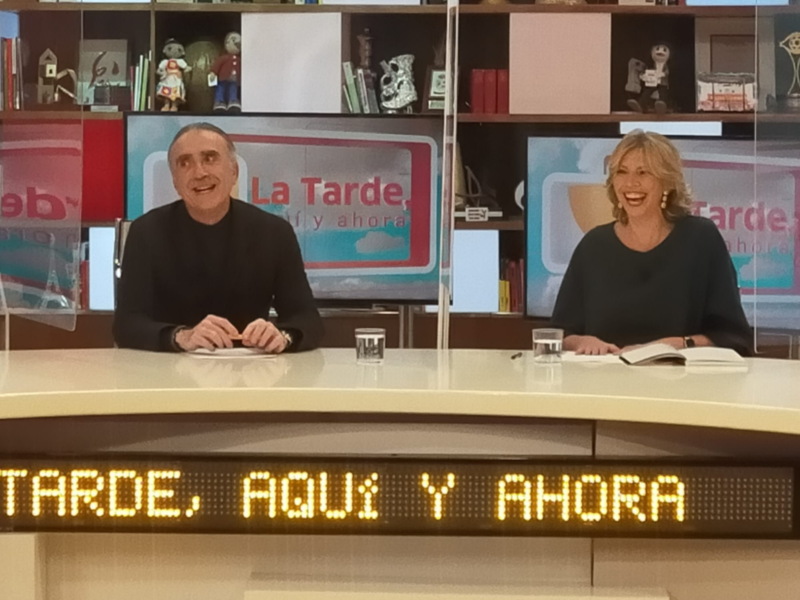 Marina Bernal pasó por el programa de Juan y Medio en Canal Sur TV para hablar de Soy Raphaelista 