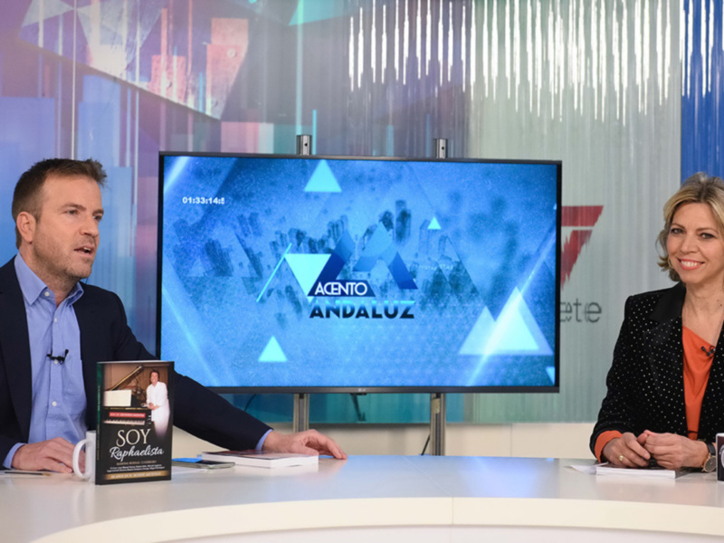 La periodista Marina Bernal presentó en el programa regional Acento Andaluz de 7tv Andalucía presentado su cuarto libro “Soy Raphaelista"