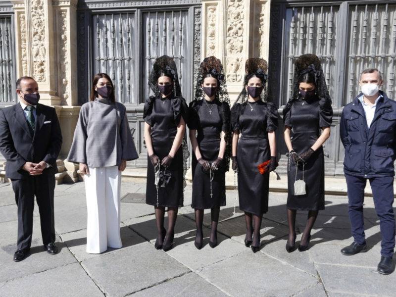 “La Mantilla, Sevilla del dolor a la alegría”