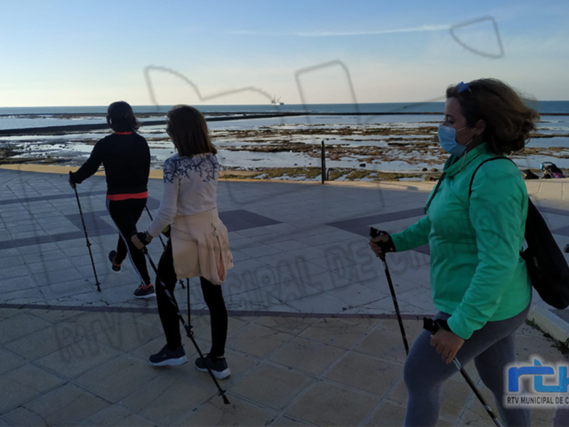La primera Carrera de la Mujer de Chipiona superó todas las expectativas con más 200 participantes