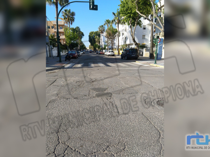  Pepe Mellado informa que hoy ha sido aprobado el proyecto de reasfaltado en siete calles de Chipiona