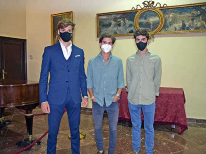Manolo Vázquez, Jaime González-Écija y Manuel Perera en un acto celebrado en el Salón Real del Círculo de Labradores.