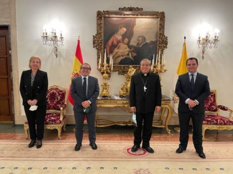 El nuncio del Papa Francisco preside la misa del  L Aniversario en la Hermandad de la Vera-cruz Ilipense