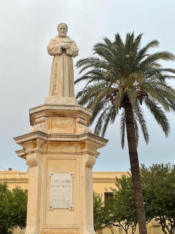 Manuel Echegoyán, el autor “desconocido” de la escultura monumental del Padre José Lerchundi represaliado por el franquismo