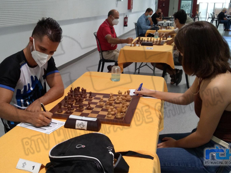 El  maestro internacional cubano Lennis Martínez Ramírez  se proclamó vencedor del XLIII Open Chipiona de Ajedrez.