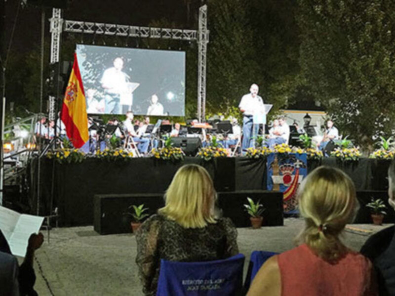 Gala  benéfica de las bolsas de caridad de las Hermandades del Rocío castrense y Macarena en tablada (Sevilla)