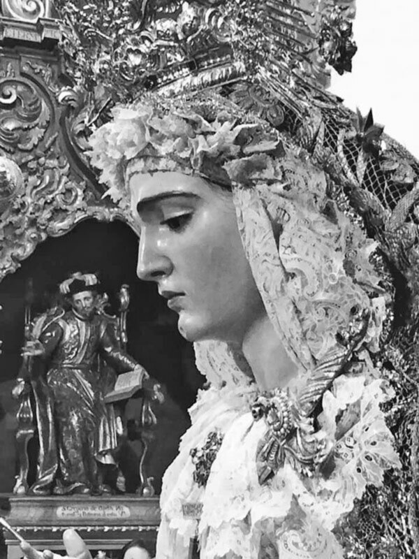 Traslado  a la Parroquia de Santa María de la Asunción de los Titulares de Vera-cruz Ilipense para sus cultos