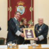 Obituario Juan José Domínguez, recibiendo la Medalla de Honor del Colegio de Abogados de Sevilla