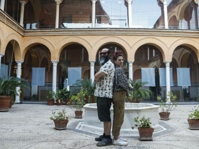 Versos de Al Ándalus y sintetizadores: así suena el proyecto de Andreh y Manuela