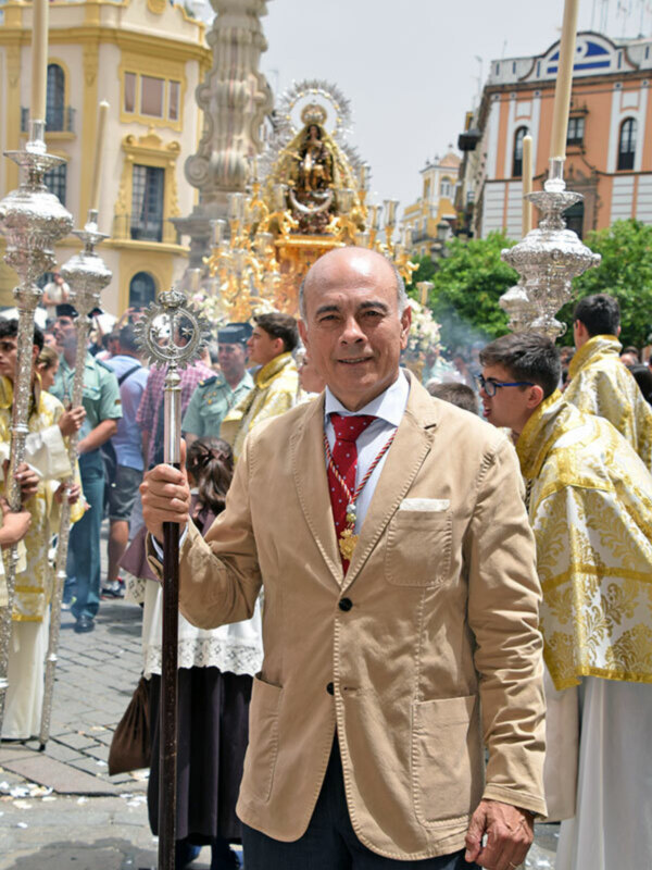 Histórico traslado del Carmen de Calatrava por el Guadalquivir ara el Pregón de Glorias de Sevilla