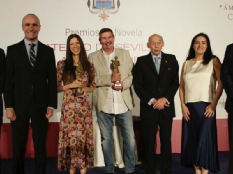 La Sevilla negra del XVII de Félix Machuca gana el Ateneo de novela.