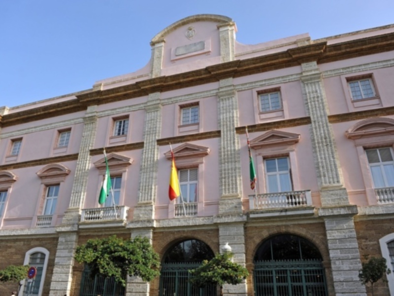El Príncipe Felipe entre los 70 centros educativos que participan en el programa "Huertos de Cádiz" de Diputación