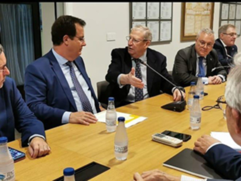 La Alameda de Hércules, propuesta como punto de encuentro de las cofradías sevillanas participantes en el Santo Entierro Grande