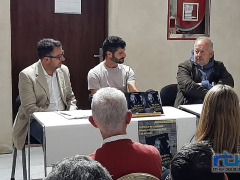 Presentado ‘Negrita, subrayado y cursiva’, recopilatorio de 100 artículos de opinión de Manuel Monge