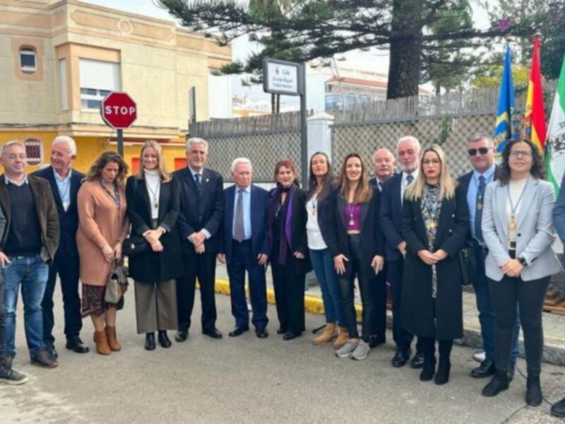 Una calle de Chipiona lleva desde el martes el nombre de Miguel Valdés Benítez, primer alcalde tras la Constitución de 1978