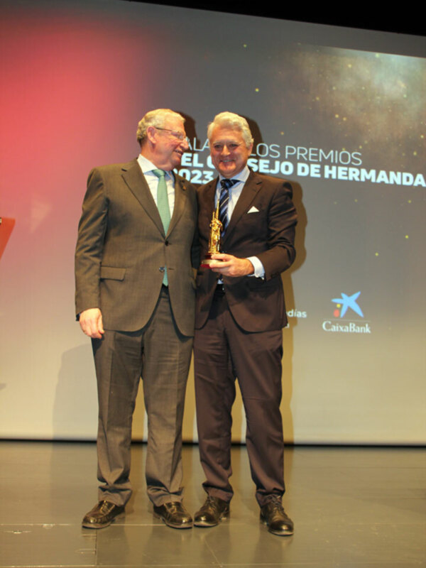 Juan Miguel Vega, Juan Carlos Hervás y Juan Carlos M. Amores son los premiados de la Gala del Consejo de Cofradía de Sevilla.