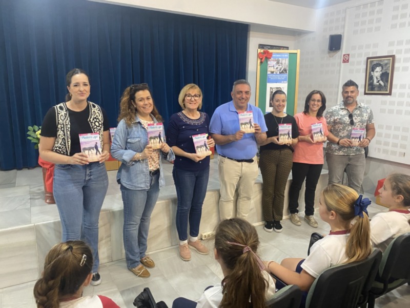 PRESENTACIÓN A ESCOLARES DEL LIBRO 'PLATERO Y YO y OTROS POEMAS” EN LORA DEL RÍO