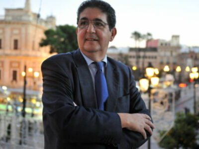 Dios también estuvo en la plaza, por José Joaquín Gallardo