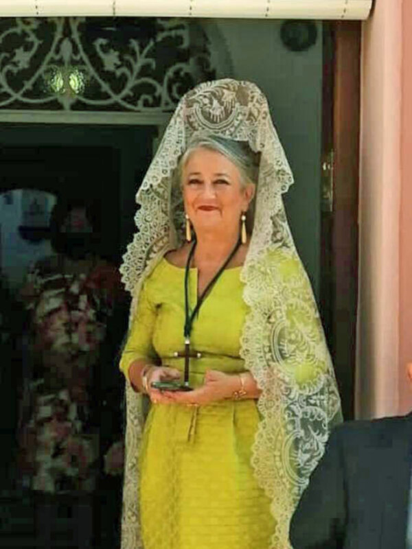 María José Alfaro dará el paso de la lectura de la XXV Edición de la Exaltación de la Santa Cruz en Alcalá del Río´