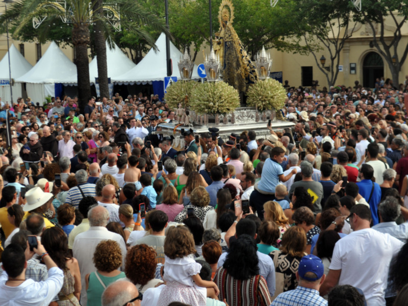   Chipiona con su Virgen de Regla entre nardos y          oraciones   