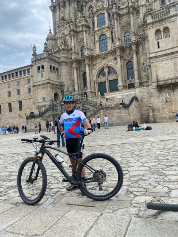 Desde Umbrete a Santiago en bicicleta con 63 y 70 años 