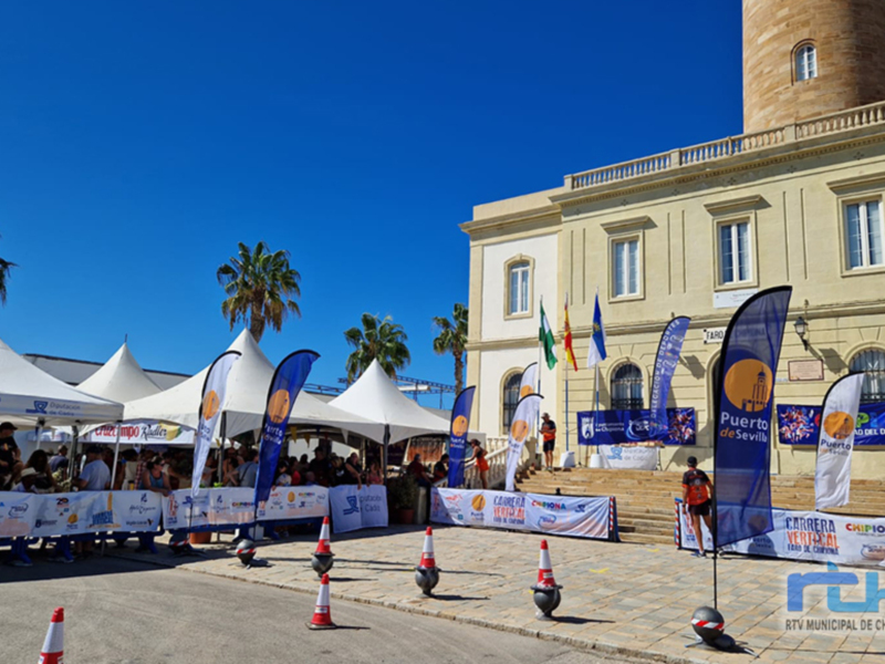 Éxito de participación en la cuarta edición de la Carrera Vertical Faro de Chipiona que contó con 279 corredores