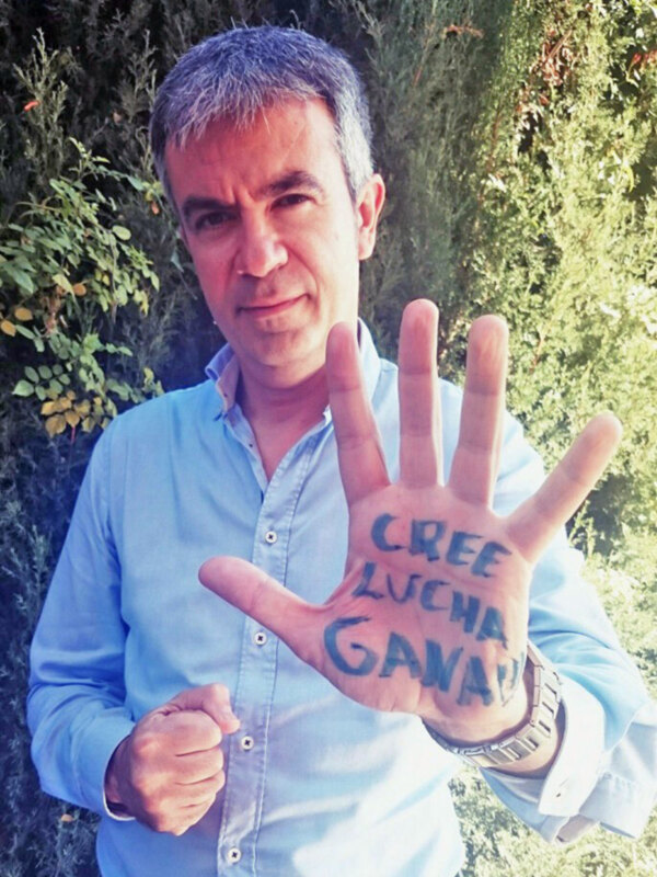 La Federación sevillanas de casas regionales y provinciales otorga al periodista Ángel Acien Cara, el premio del “Aldabón de Sevilla. 