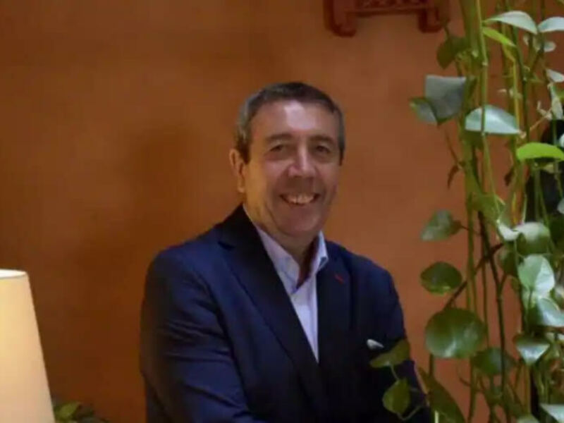 Guillermo Sánchez, premio 'Semana Santa de Sevilla de las Letras'
