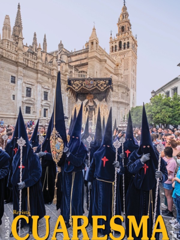 Como cada año la Revista Cuaresma pone simbólicamente la cruz de guía en el dintel de la puerta con el cartel