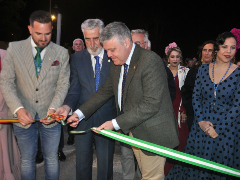 LOS ALCALDES DE CHIPIONA y MAIRENA DEL ALCOR, INAUGURARON LA III FERIA DEL MOSCATEL