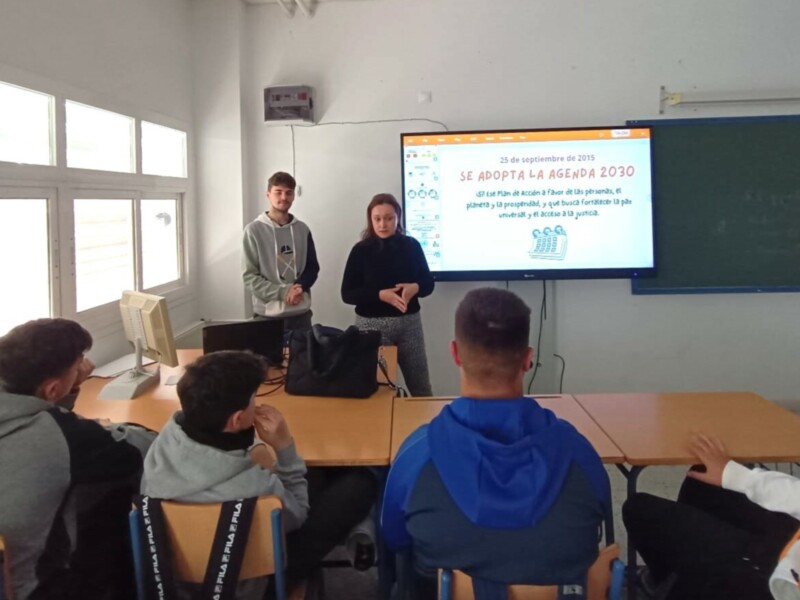 ADAE presenta un programa pionero en los colegios "Jugando por un mundo inclusivo"