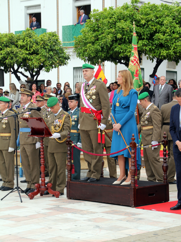 Todo preparado para la Jura de Bandera para personal civil del 6 de abril en Alcalá del Río