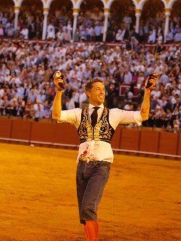 Manuel Escribano vuelve a Sevilla en contra de las recomendaciones médicas