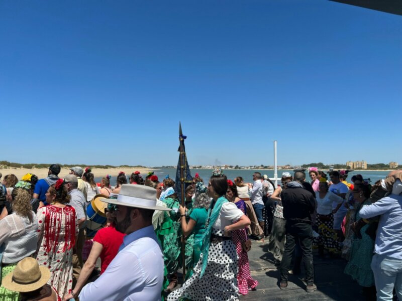La Diputación sufraga el cruce del Guadalquivir a los romeros gaditanos en Bajo de Guía