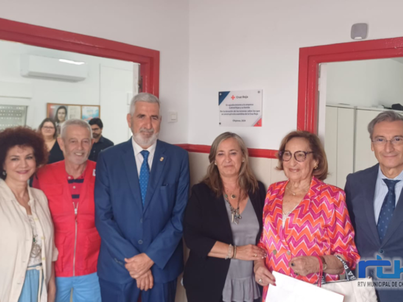 Cruz Roja tributa un homenaje póstumo al empresario Gabriel Rojas Fernández, que donó los terrenos de su sede en Chipiona