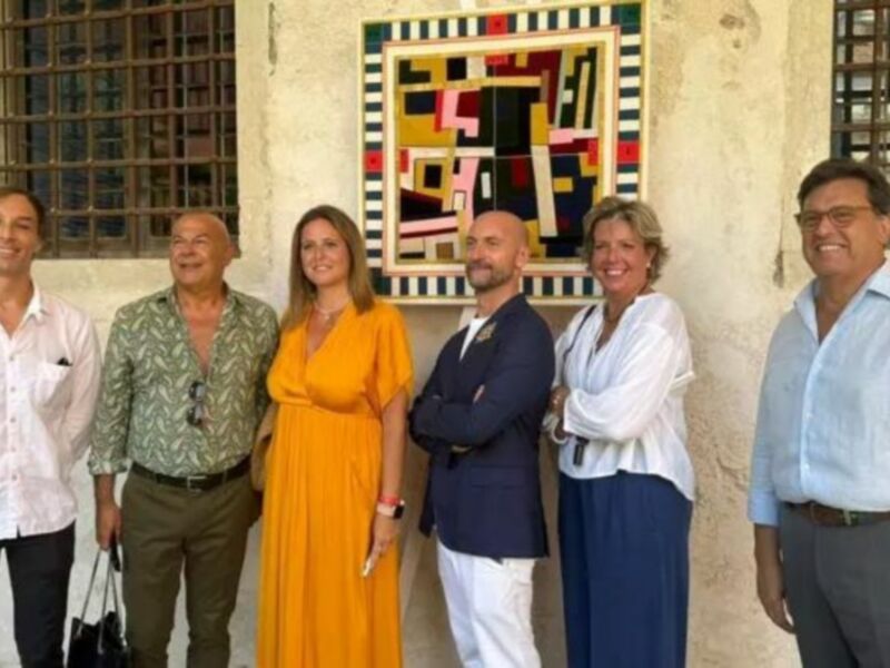 El Ayuntamiento hispalense asiste a la exposición Homo Faber en apoyo a la artesanía de Sevilla 