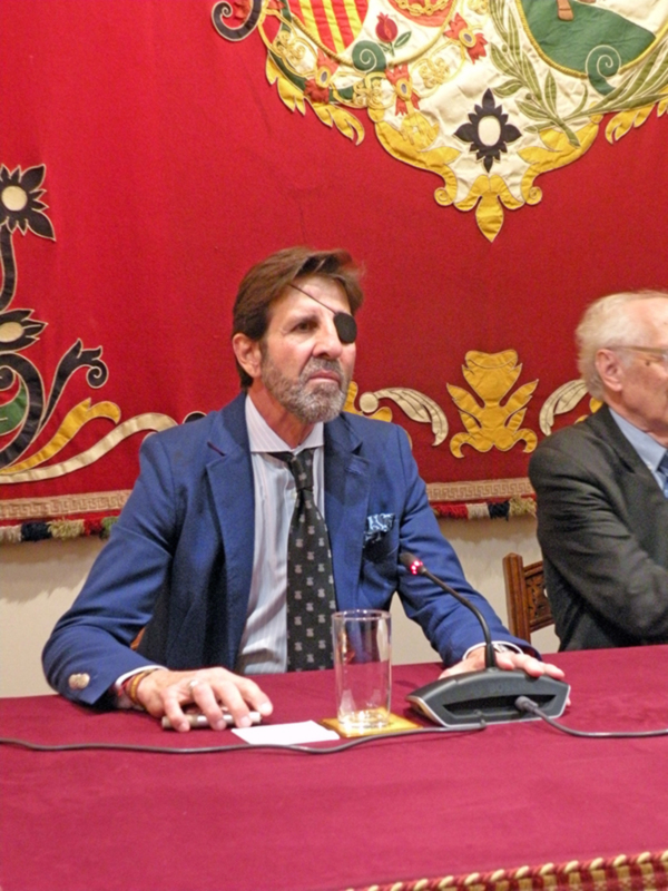 "Andrés Amorós presentó 'El Arte del Toreo' en la Maestranza, acompañado por Bieito Rubido, Juan José Padilla y José Luque Teruel"