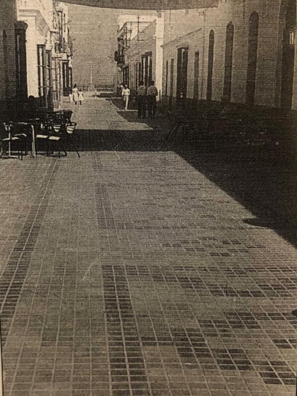  Mari Carmen Aparcero defiende que su padre, el alcalde Manuel Aparcero, modernizó la calle Isaac Peral en 1956  