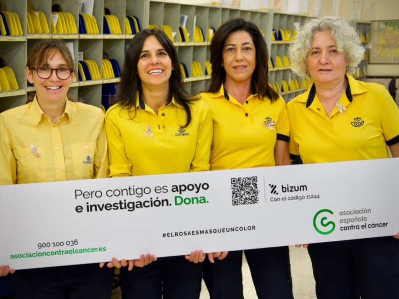 Correos se une a la campaña contra el cáncer de mama junto a la AECC en la provincia de Granada