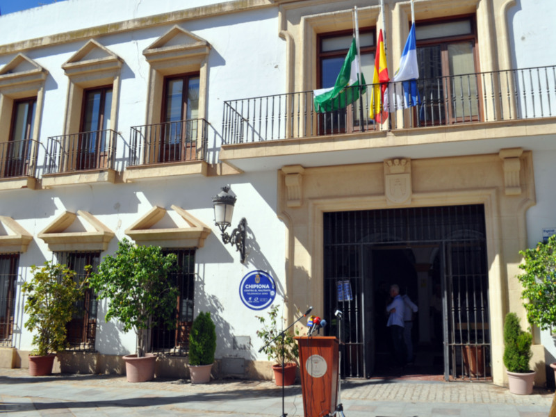 El Ayuntamiento de Chipiona en un conflicto jurídico, entre la policía local y la ley