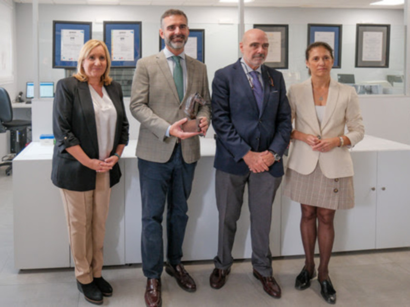 El consejero de Agricultura visita el LG y el Laboratorio