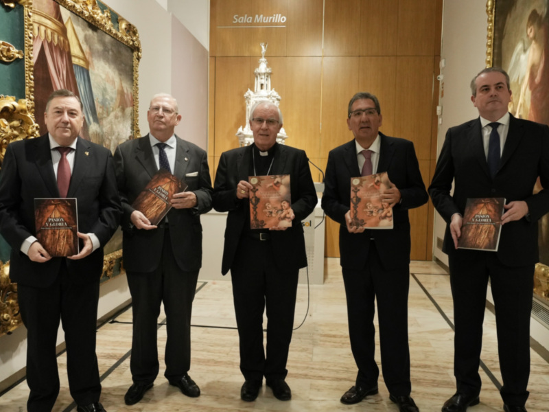 La Fundación Cajasol inaugura dos exposiciones únicas para celebrar la riqueza de las hermandades andaluzas