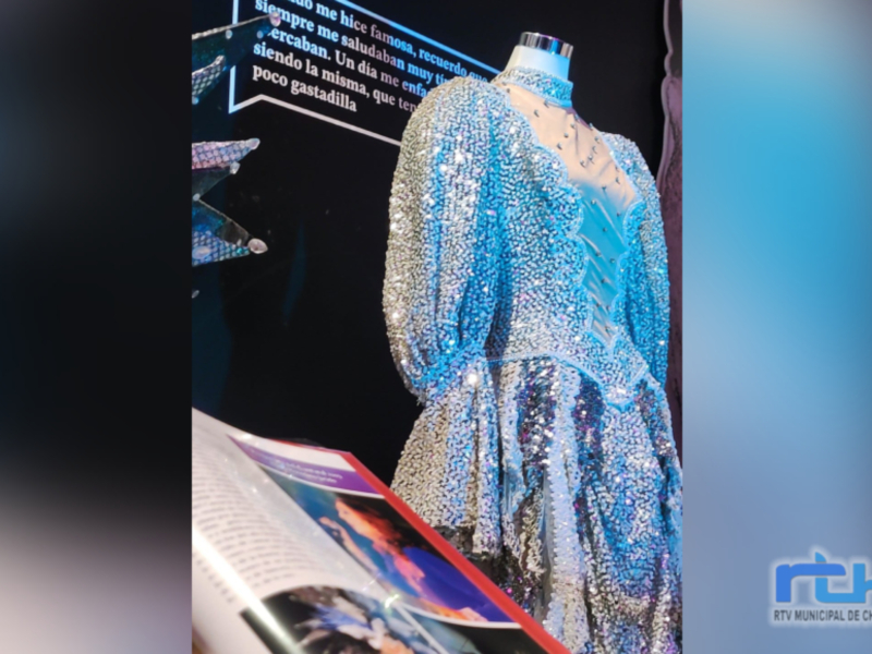 El Centro de Interpretación Rocío Jurado incorpora a su sección de carnaval cinco nuevos vestidos de la artista   