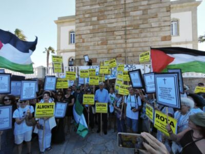 Clamor en Chipiona para pedir una moratoria a los vertidos mineros al Guadalquivir y su análisis por parte de expertos independientes
