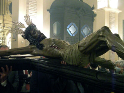 Los devotos del Cristo del Buen Fin renuevan su fe en la Solemne Misa de Hermandad en Alcalá del Río