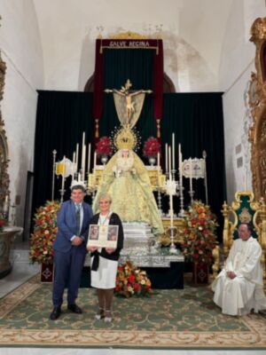  La Hermandad de la Vera-Cruz celebra unas vísperas llenas de fe y emoción en honor a la Virgen de las Angustias en Alcalá del Río