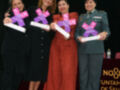 Premios Liderazgo Femenino 2014, cuatro personas posando con sus reconocimientos.